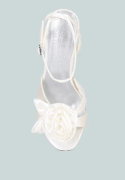 CHAUMET White Rose Bow Embellished Sandals -Rag & Co CHAUMETWhiteRoseBowEmbellishedSandals RCSH3434White 7 97ddc602 28da 4d70 a94a d87318324020